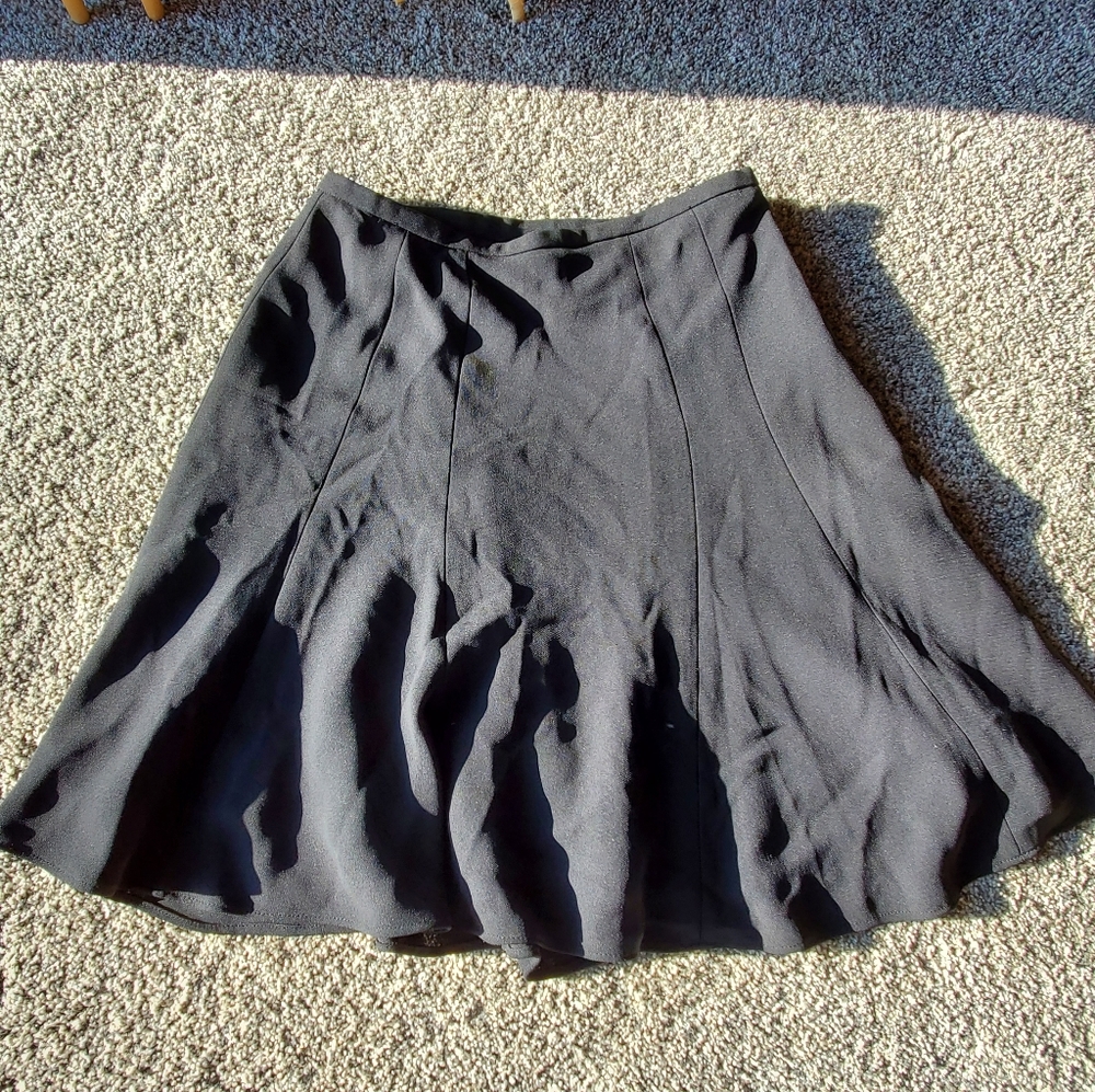 Black ⚫ skirt